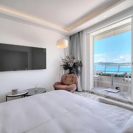 Luxury Superbe Miramar Croisette 아파트 *