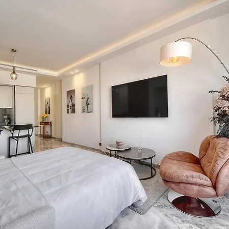 Luxury Superbe Miramar Croisette 아파트 *