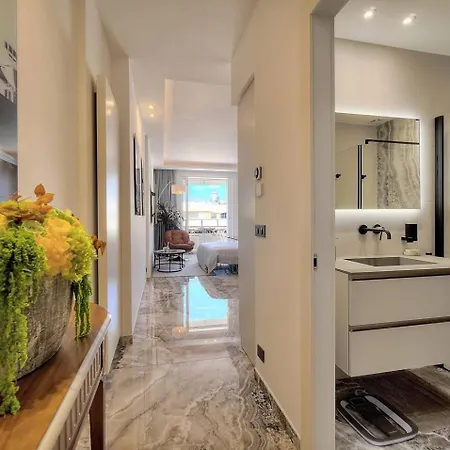 Luxury Superbe Miramar Croisette 아파트 *